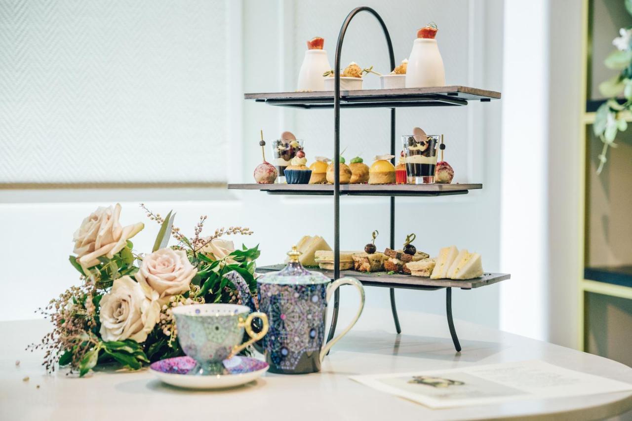 Fable Auckland, Mgallery Kültér fotó Afternoon tea at the Mandarin Oriental, Singapore
